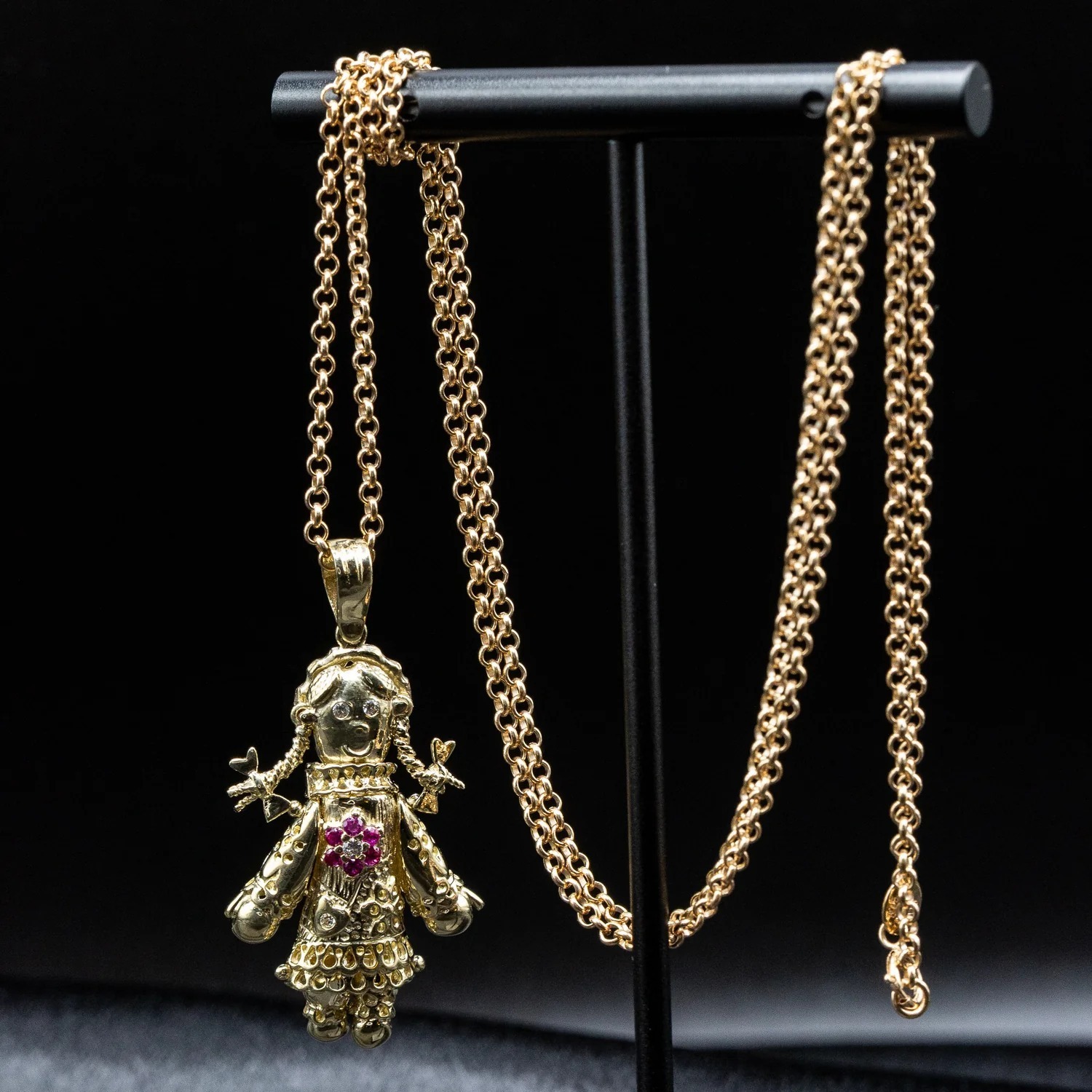 Exquisite White Gold Bracelet with Swiss Elegance